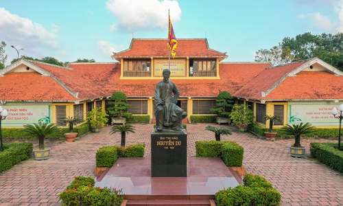 Nhà trưng bày